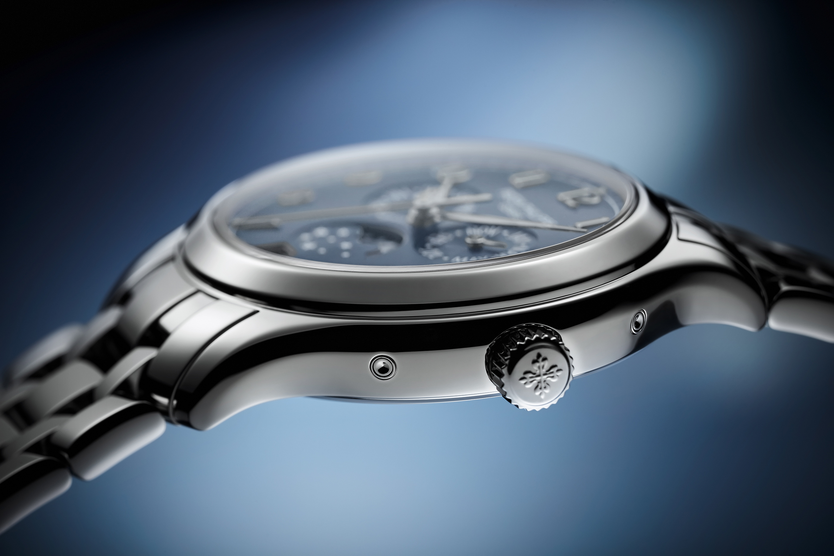 COMPLICATIONS SELF-WINDING - ANNUAL CALENDAR, MOON PHASES